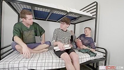 Nerd Wants A Footballteam – ?